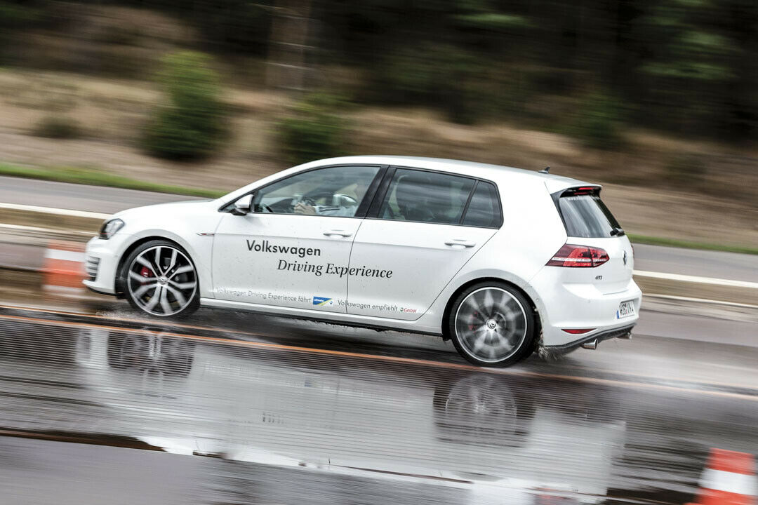 VW Driving Experience: Für 620 Euro fahren lernen im Golf R oder GTI