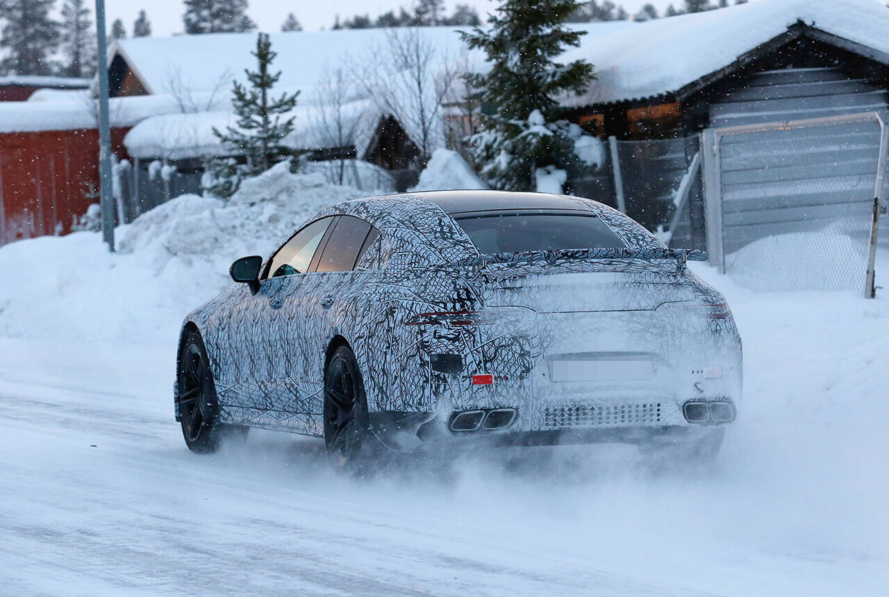 Der stärkste AMG GT wird als Plug-in-Hybrid kommen, ein Elektromotor an der Hinterachse flankiert den V8 unter der Fronthaube