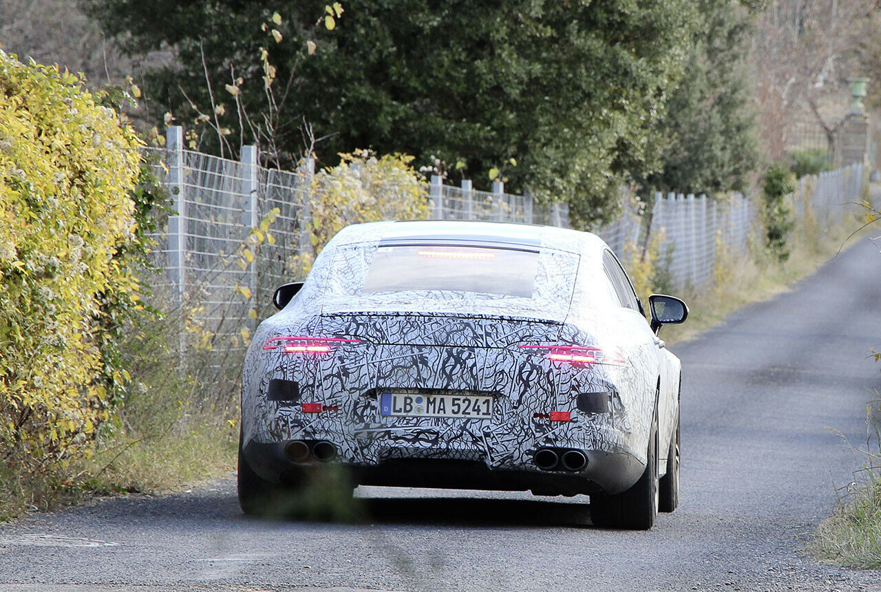 Gut zu erkennen: Die kleine Heckklappe am AMG GT 4-Türer. Sie reicht nur bis zu den Rückleuchten