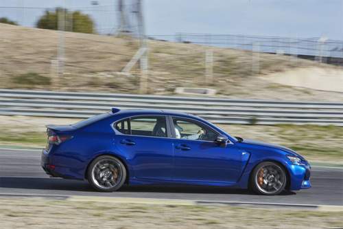 Der 5,0-Liter-V8 im GS F leistet 477 PS
