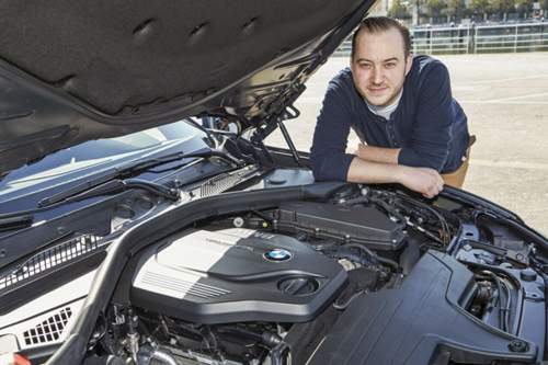 Unter der Haube sehen wir nicht viel. Trotzdem: Unterm Plastik steckt eine neue Diesel-Generation. Im Bild der 120d