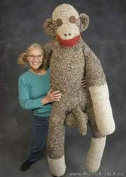 Mahren-monkey-on-back