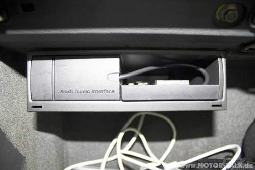 Das weiße Kabel ist das CHINCH IPhone