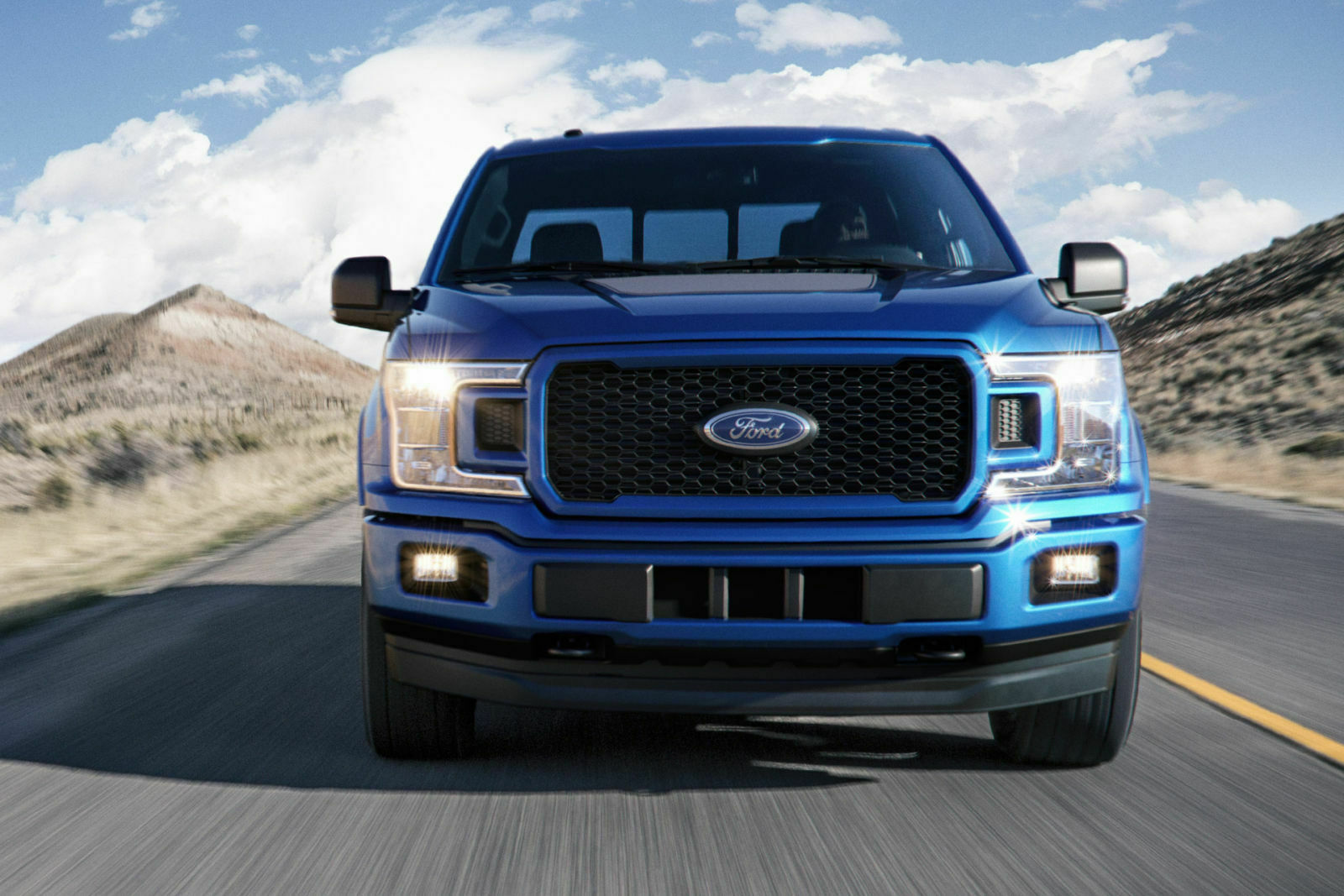 Ford modifiziert Lampen, Grill und Stoßstange des F-150