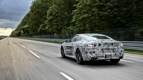 Bei Bedarf wird der M8 nur über die Hinterachse angetrieben. Dann sind alle Fahrhilfen deaktiviert
