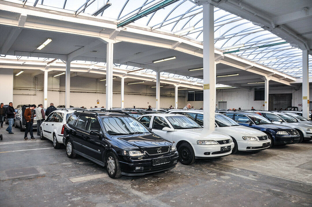Mittelklasse-Wagen aus dem Polizei-Alltag