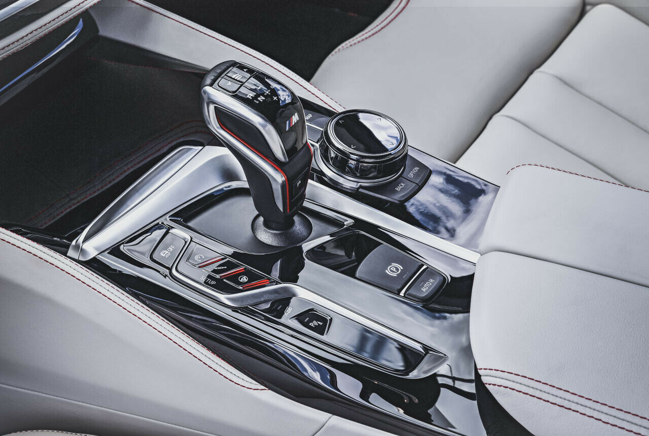 BMW M5 Schaltwählhebel: Die neue Achtgang-Automatik wurde für besonders schnelle Schaltzeiten optimiert