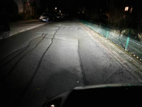 Abblendlicht von Motorhaube aus