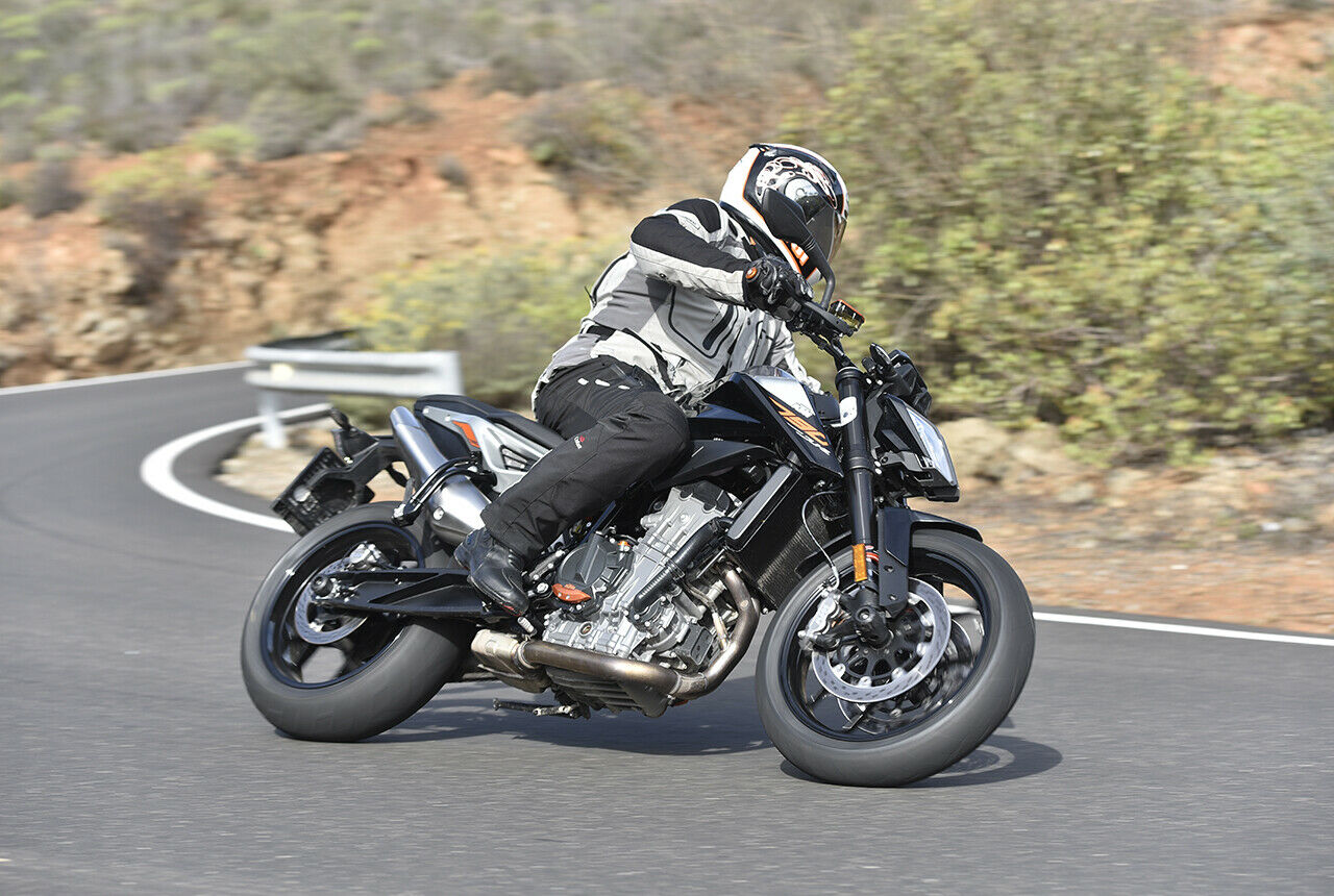 Insgesamt 111.000 Mannstunden stecken in der Neuentwicklung der KTM 790 Duke