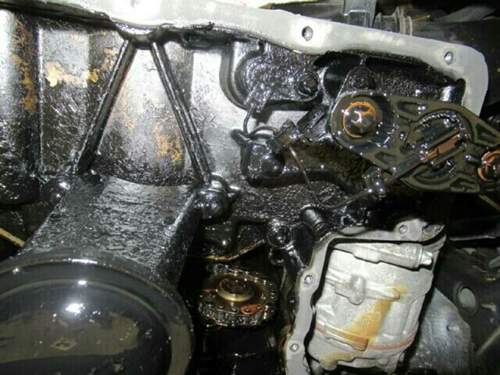 Motor von unten. Komplett verkrustet..jpeg