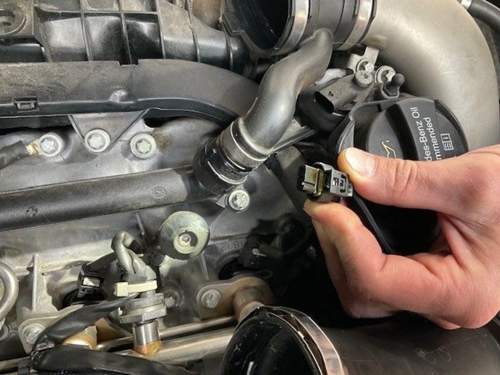 MKB Stecker Öl