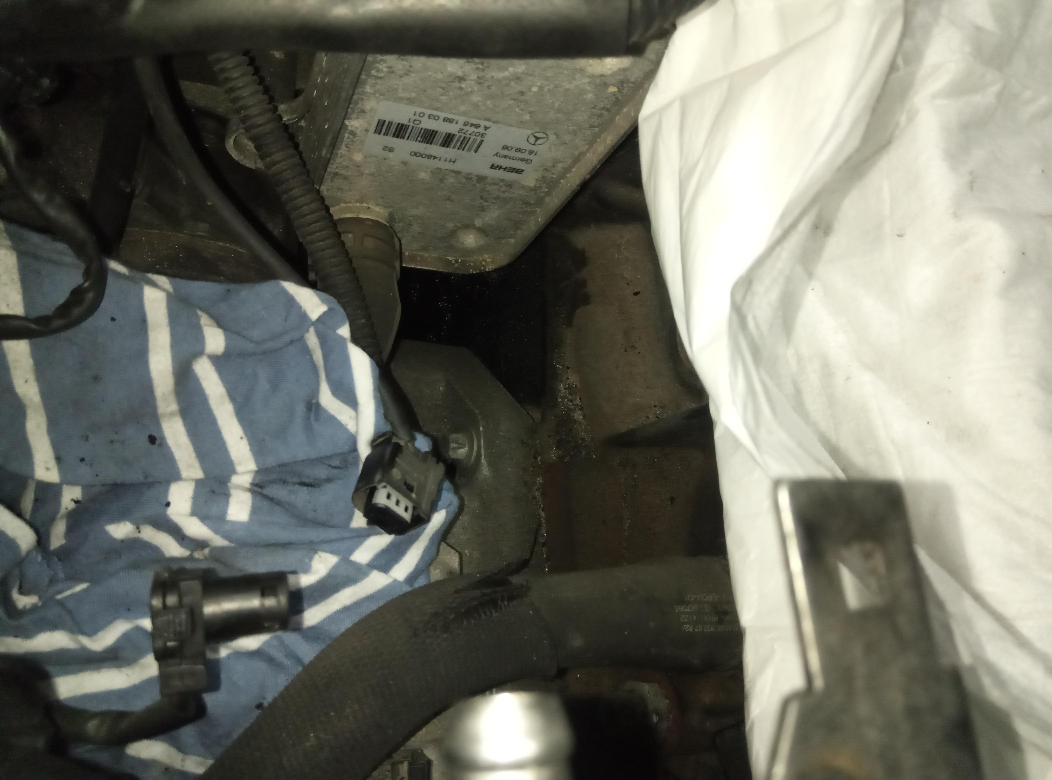 HILFE, Fremdkörper in Brennraum gefallen beim 220CDI 170PS (OM 646 EVO)