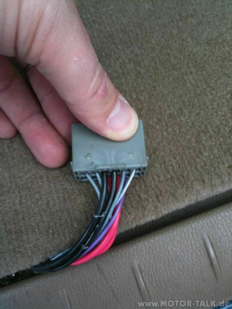 Hilfe zu Markenfremde Subwoofer + Endstufe in V70
