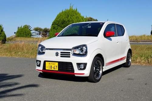 Mit 64 PS und 98 Newtonmeter maximalem Drehmoment lotet der Suzuki Alto Turbo RS die Grenzen des im Kei-Car Erlaubten aus