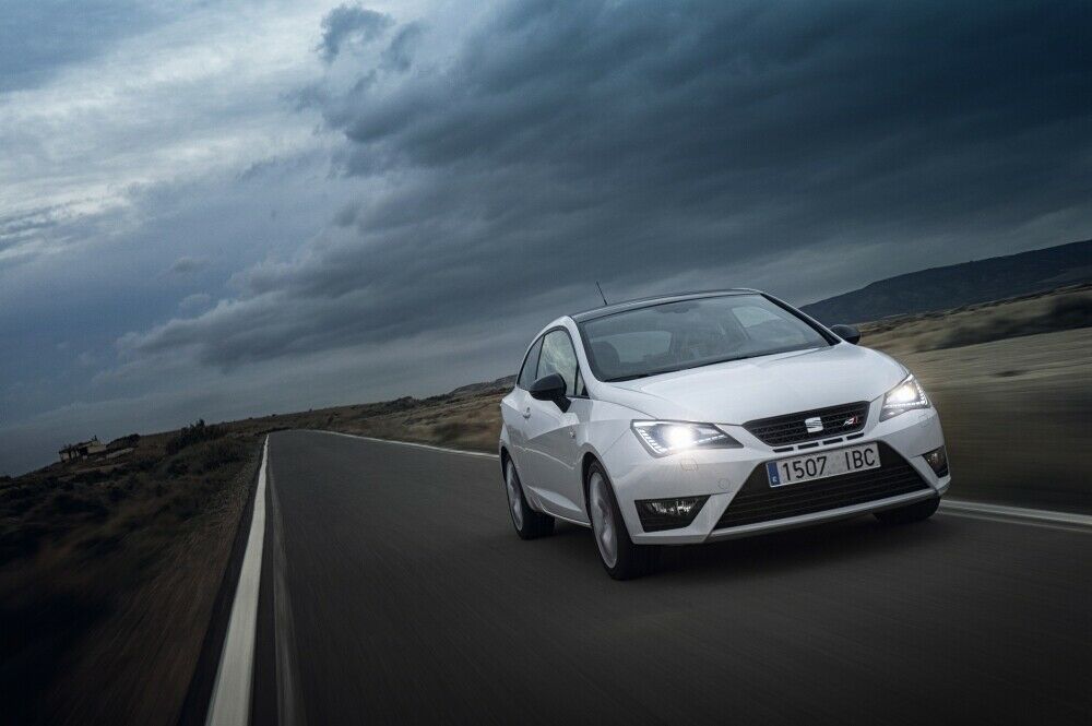 Der neue Ibiza Cupra schöpft seine Kraft aus 1,4 Litern Hubraum + Turbo + Kompressor.