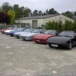 Freunde treffen und Autos parken