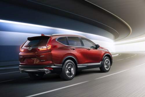 In der Heckansicht erkennen auch Honda-Laien die neue Generation des CR-V, die Ende 2016 in den USA startet