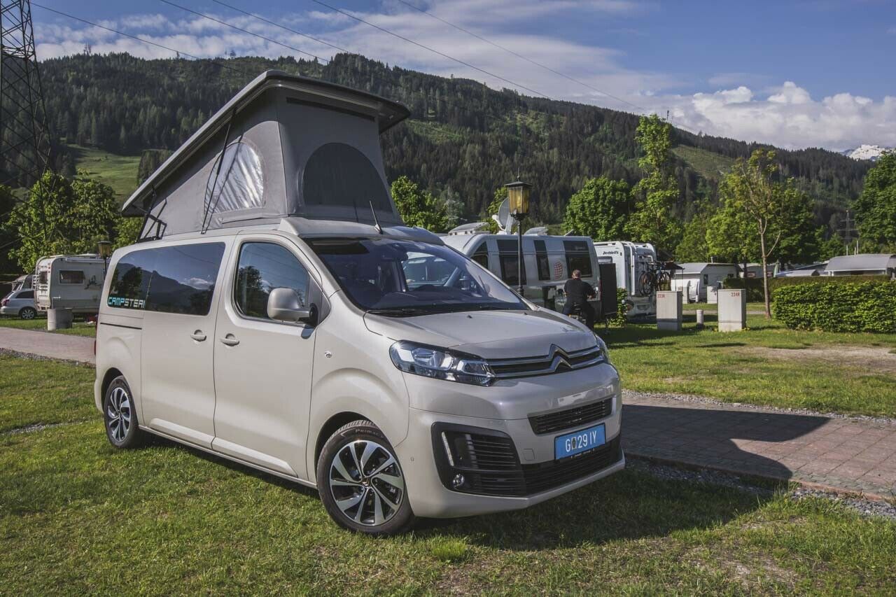 Das Aufstelldach kommt ohne Elektrik, ist aber leicht zu bedienen