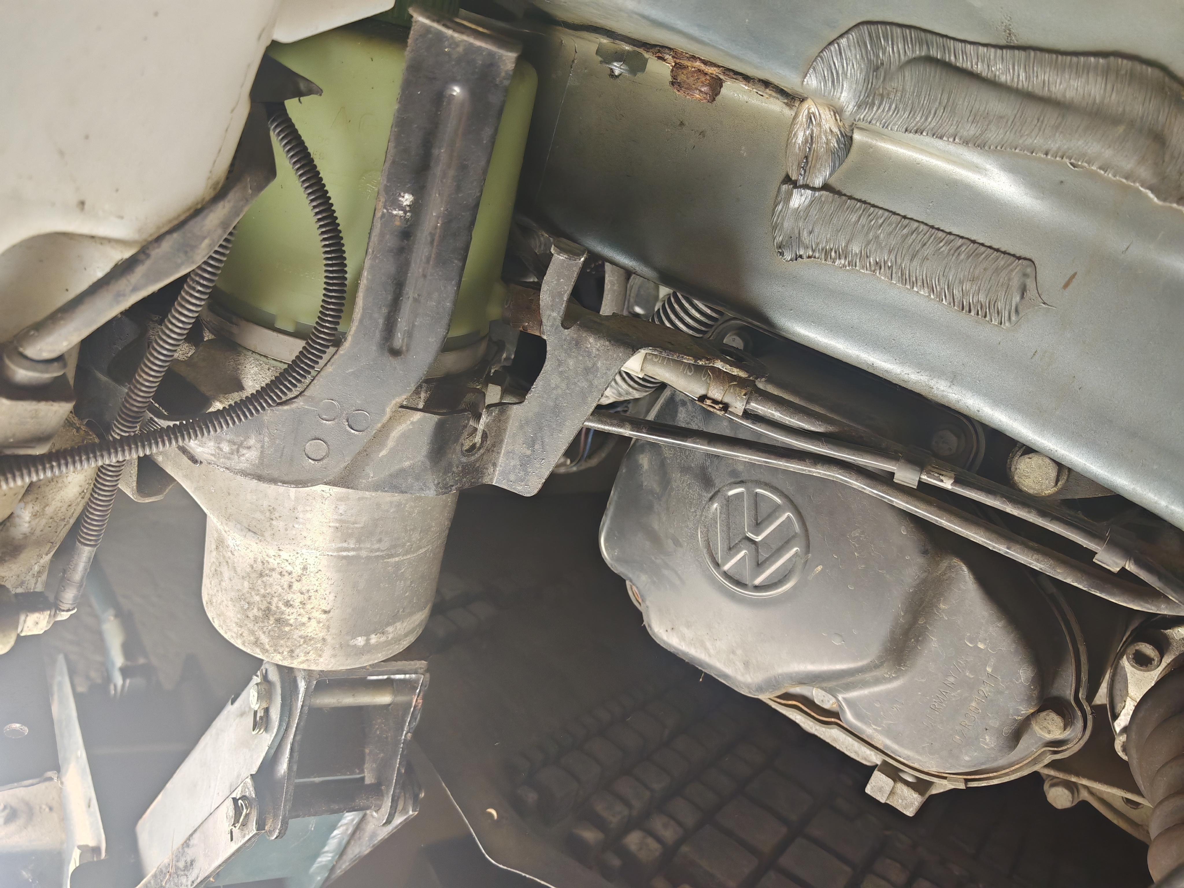 Hydrauliköl vor 1,5 Jahren geöffnet noch nutzbar für Servolenkung?
