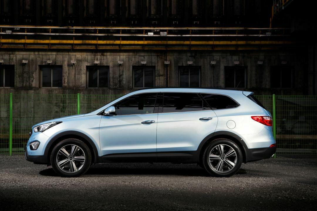 Hyundai Grand Santa Fe: Sieben Sitze auf knapp fünf Metern Außenlänge bedeuten äußere und innere Größe.