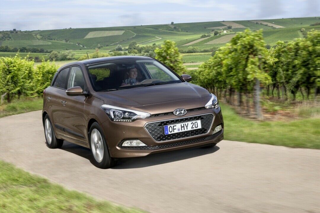 Außen und innen größer: Der Hyundai i20 wächst in Breite und Länge, außerdem wird er ein wenig flacher. Im Innenraum gibt es mehr Platz