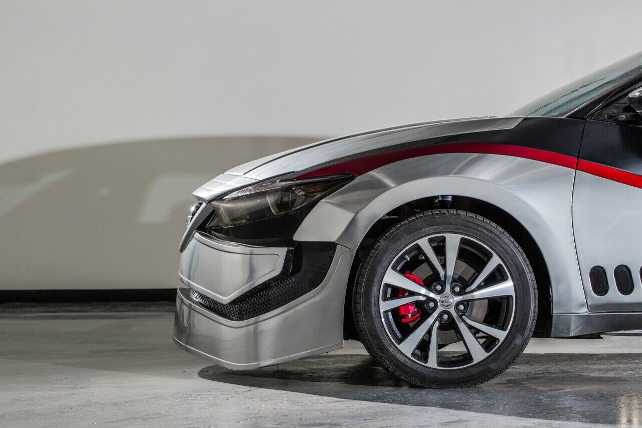 Nissan Maxima "Captain Phasma"