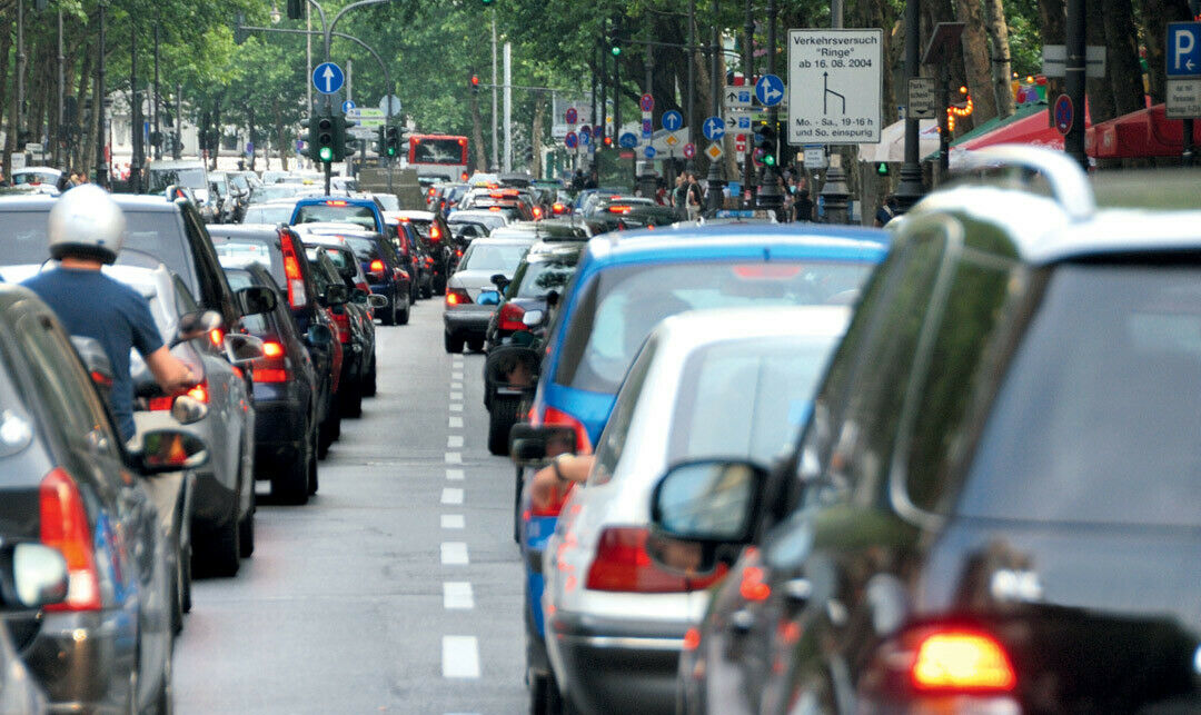 Im Straßenverkehr kann man schnell in Situationen geraten, die sehr teuer werden können.