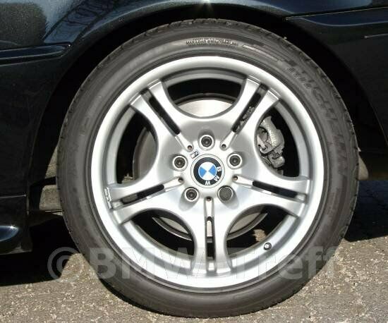 Ich überlege, ob ich vom E36 328i nun auf den E46 330i umsteigen soll, hm...