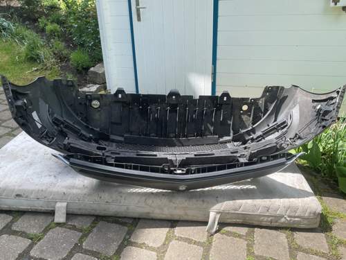 W246 Kühlmittelwechsel Frontschürze ab