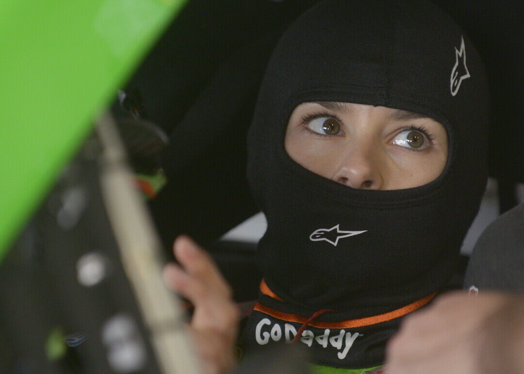 Danica Patrick in ihrem Nascar-Chevrolet: Die Pilotin startete 2013 stark, beendete die Saison aber auf Rang 27