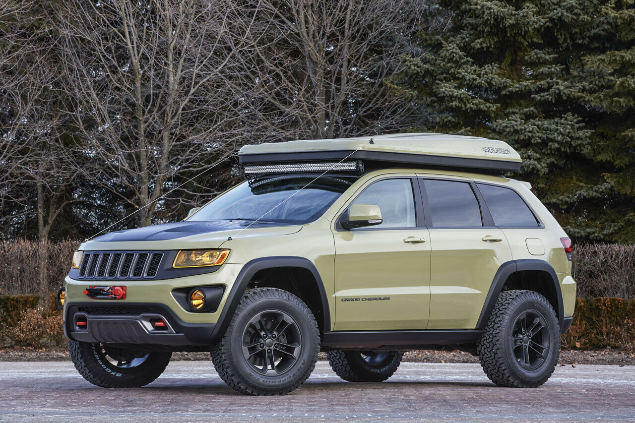 Grand Cherokee Overlander: Auf dem Dach der Rustikal-Ausführung befindet sich ein Zelt