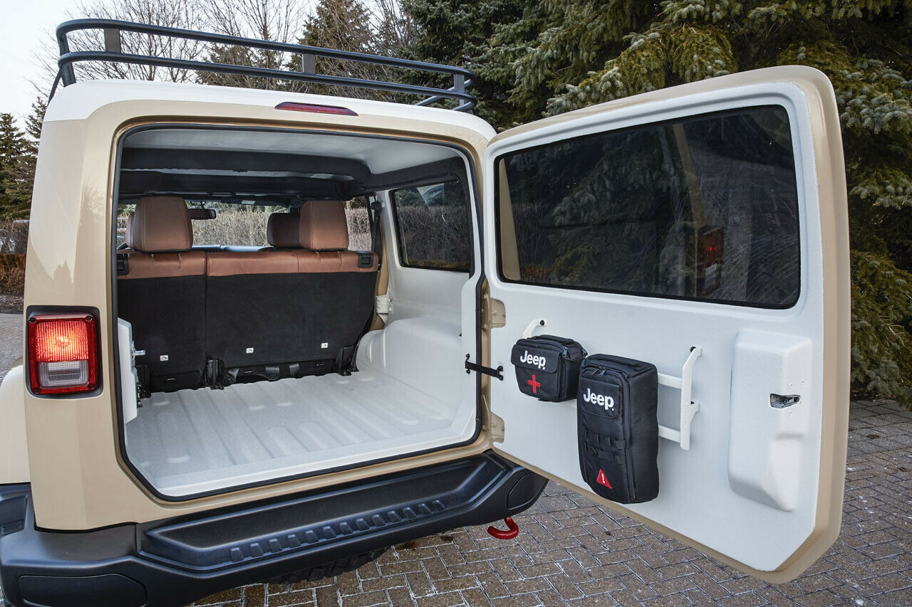Robuster Kofferraum: Jeep Wrangler "Africa"