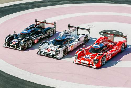 In Le Mans startet Porsche mit 919 in drei Farben: Das Modell rechts erinnert an den Porsche 917 KH (Kurzheck), gefahren unter anderem von Hans Herrmann