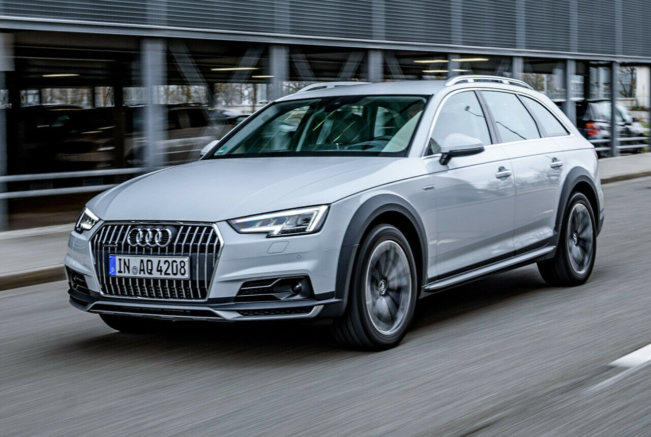 Audi A4 Allroad Quattro: Dass man etwas mehr Bodenfreiheit und etwas Plastikbeplankung herumfährt, davon merkt man im Innenraum nichts