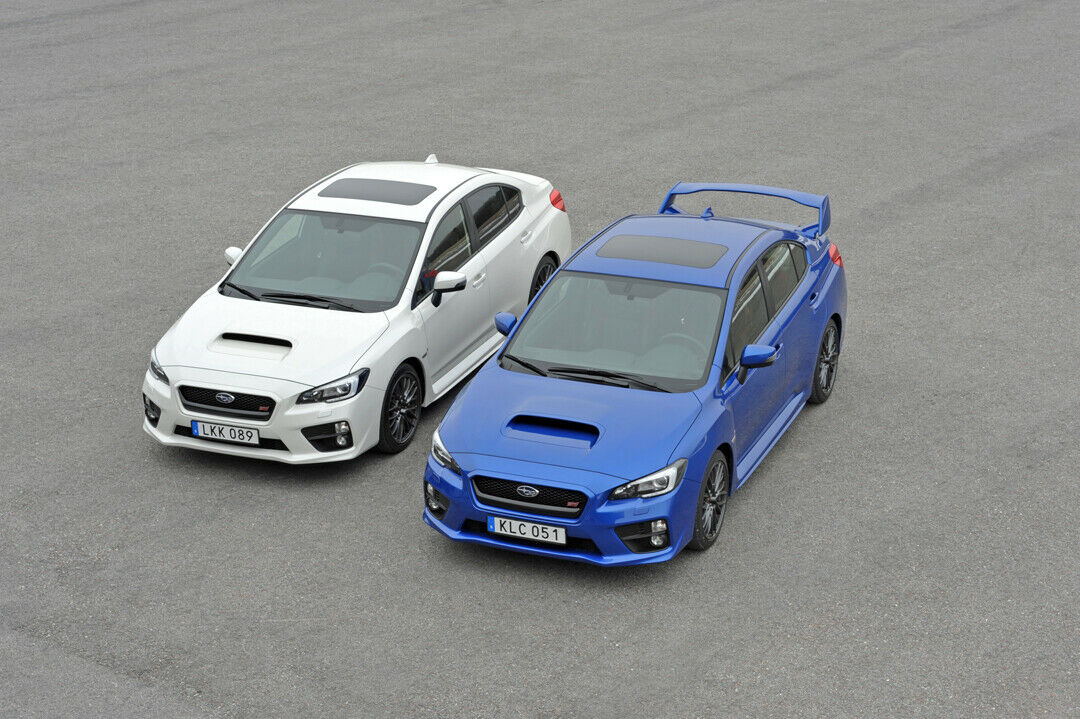 Der Subaru WRX STI startet mit ("Sport") oder ohne Spoiler ("Active")