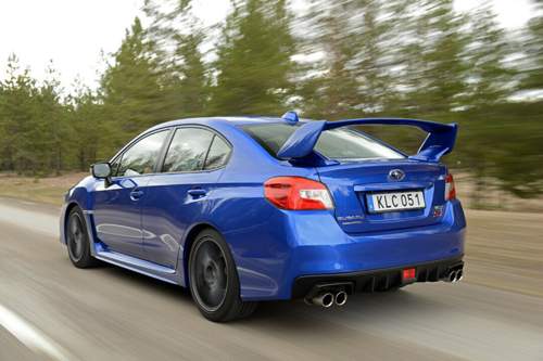 Subaru WRX STI: ein riesiger Spoiler und vier Endrohre