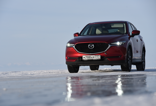 Mit dem Mazda CX-5 über den gefrorenen Baikalsee