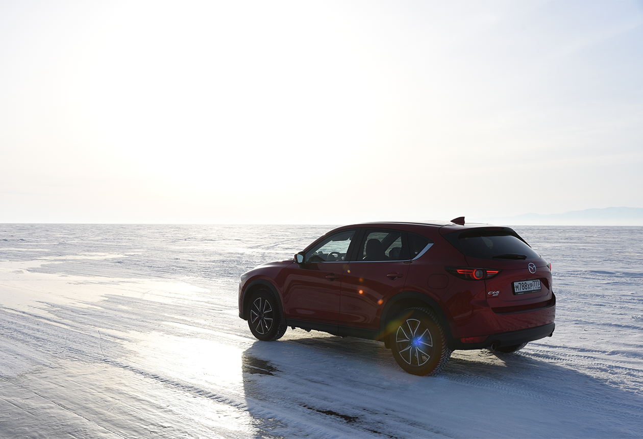 Mit dem Mazda CX-5 über den gefrorenen Baikalsee