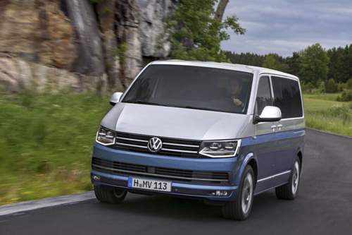 Im Sportmodus werden die Stoßdämpfer straffer und der T6 rollt flotter um die Kurven