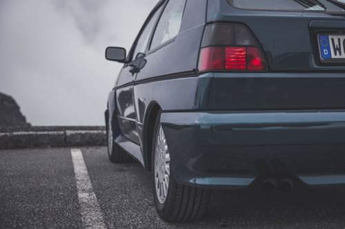 Zu schmal: Die Originalbereifung verschwindet im Rallye-Radhaus