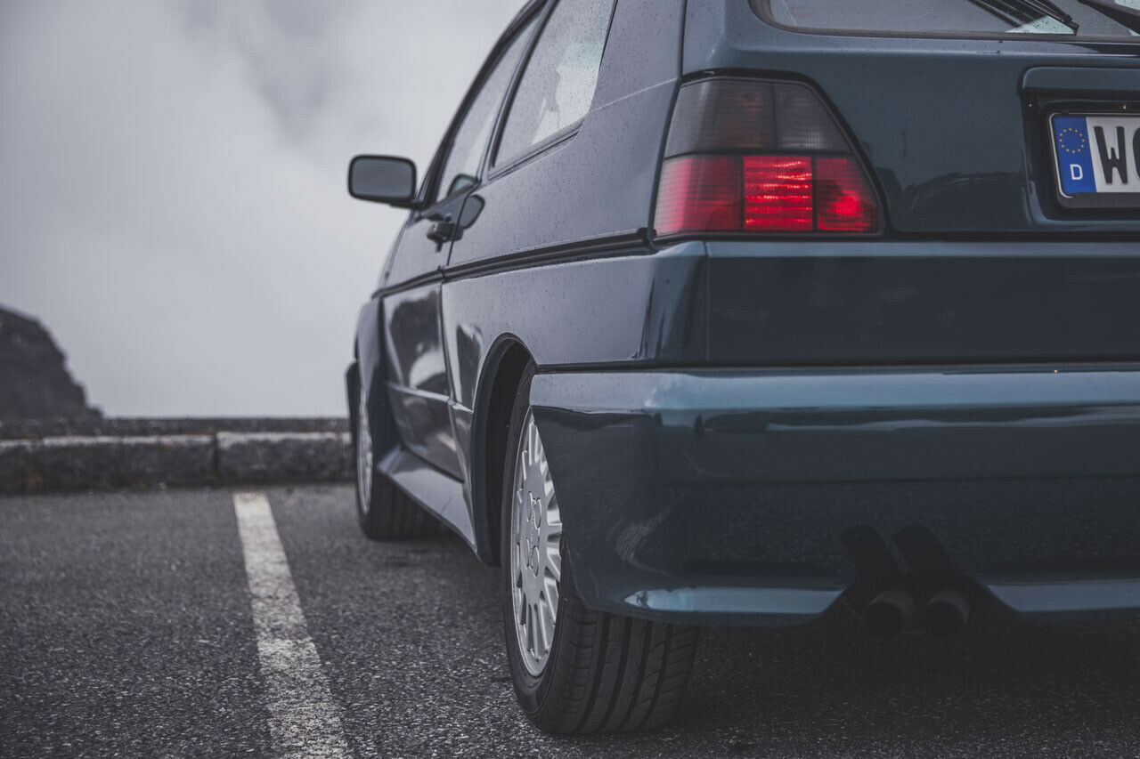 Zu schmal: Die Originalbereifung verschwindet im Rallye-Radhaus