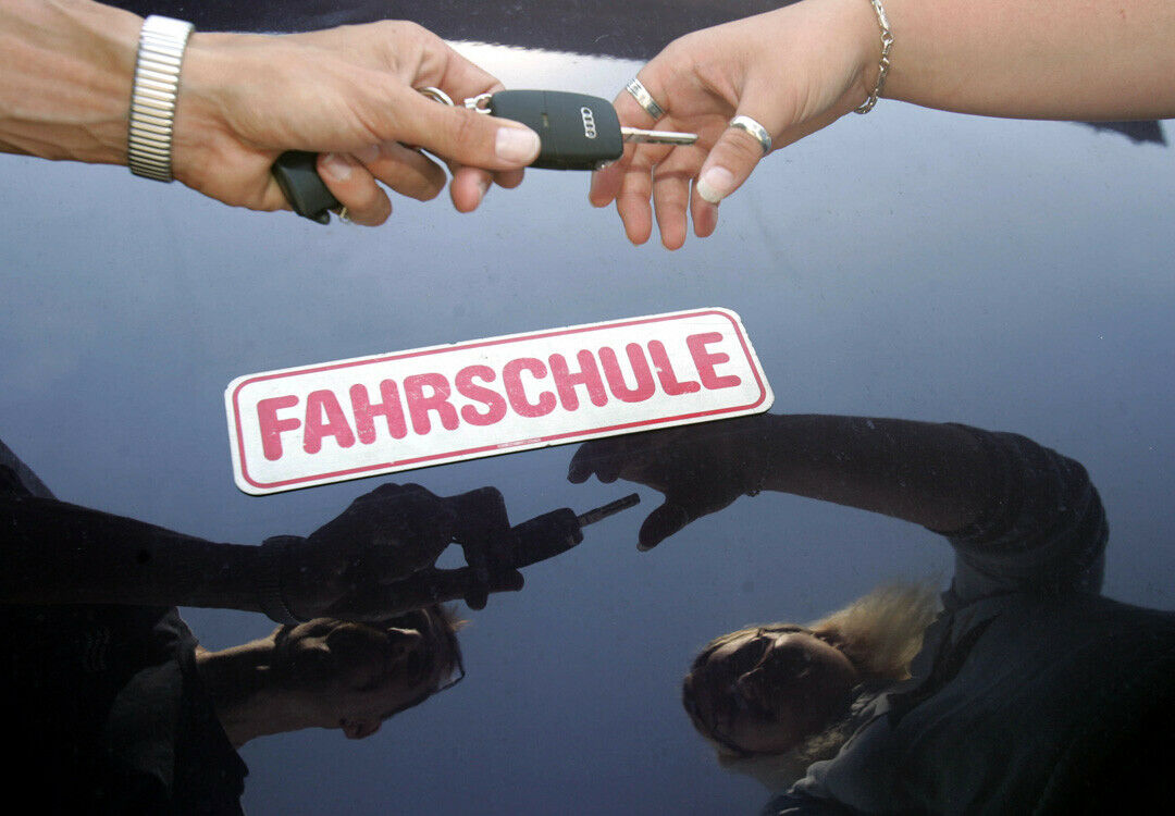 Das Internetportal Fahrschulvergleich.de hat die Konditionen von 1.100 Fahrschulen in 25 deutschen Städten verglichen
