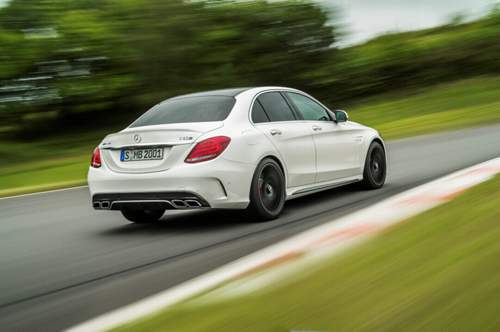 Obwohl der Hubraum deutlich abnimmt, hält Mercedes an der Modellbezeichnung C 63 fest
