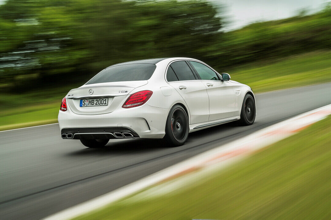 Obwohl der Hubraum deutlich abnimmt, hält Mercedes an der Modellbezeichnung C 63 fest