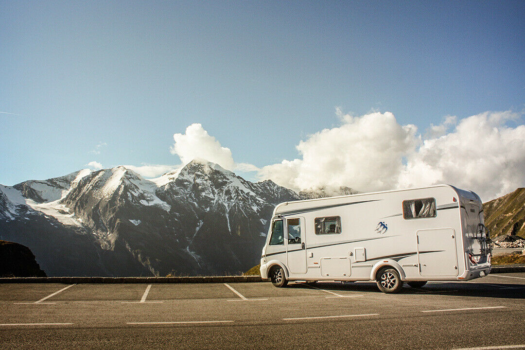 Der Knaus SKY i 650 LEG misst 6,96 Meter