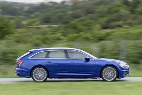 In der Länge wächst der Audi A6 Avant minimal, der Radstand legt um 1,2 Zentimeter zu