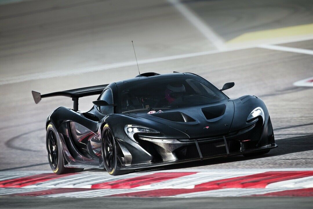 Erste Bilder vom ungetarnten P1 GTR: Den Namenszusatz übernimmt der Rennwagen vom F1 GTR. Der gewann 1995 gleich bei seinem ersten Anlauf die 24 Stunden von Le Mans