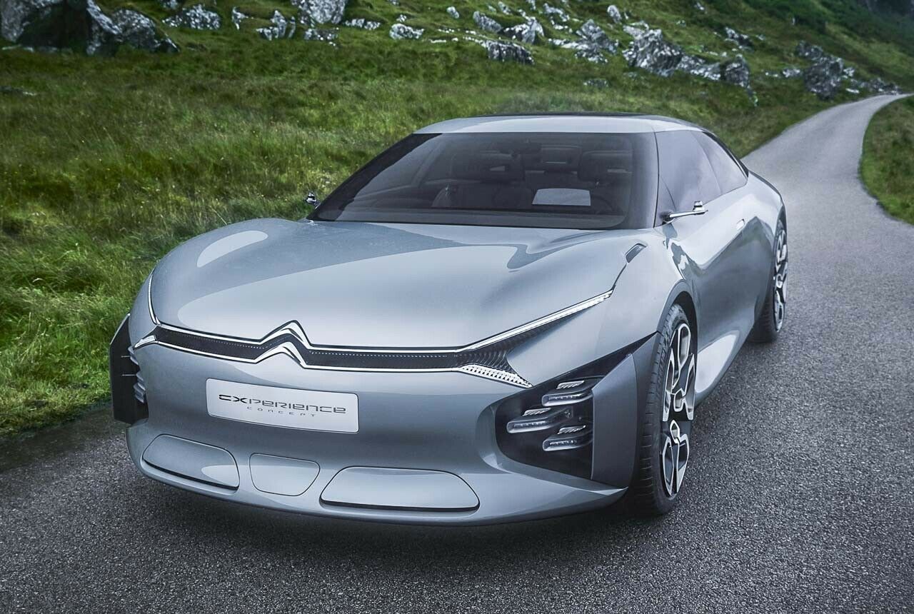 Citroën zeigt auf dem Pariser Auto-Salon Ende September 2016 die Studie "Cxperience Concept". Sie wirkt futuristisch - aber damit passt sie perfekt in die Ahnenreihe großer Citroën