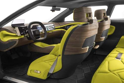 Der Innenraum des Citroën Cxperience Concept wirkt studientypisch. Aber viele technische Details sind anderswo bereits Serie