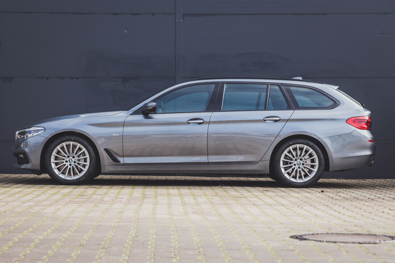 Fast fünf Meter misst der 5er Touring in der Länge